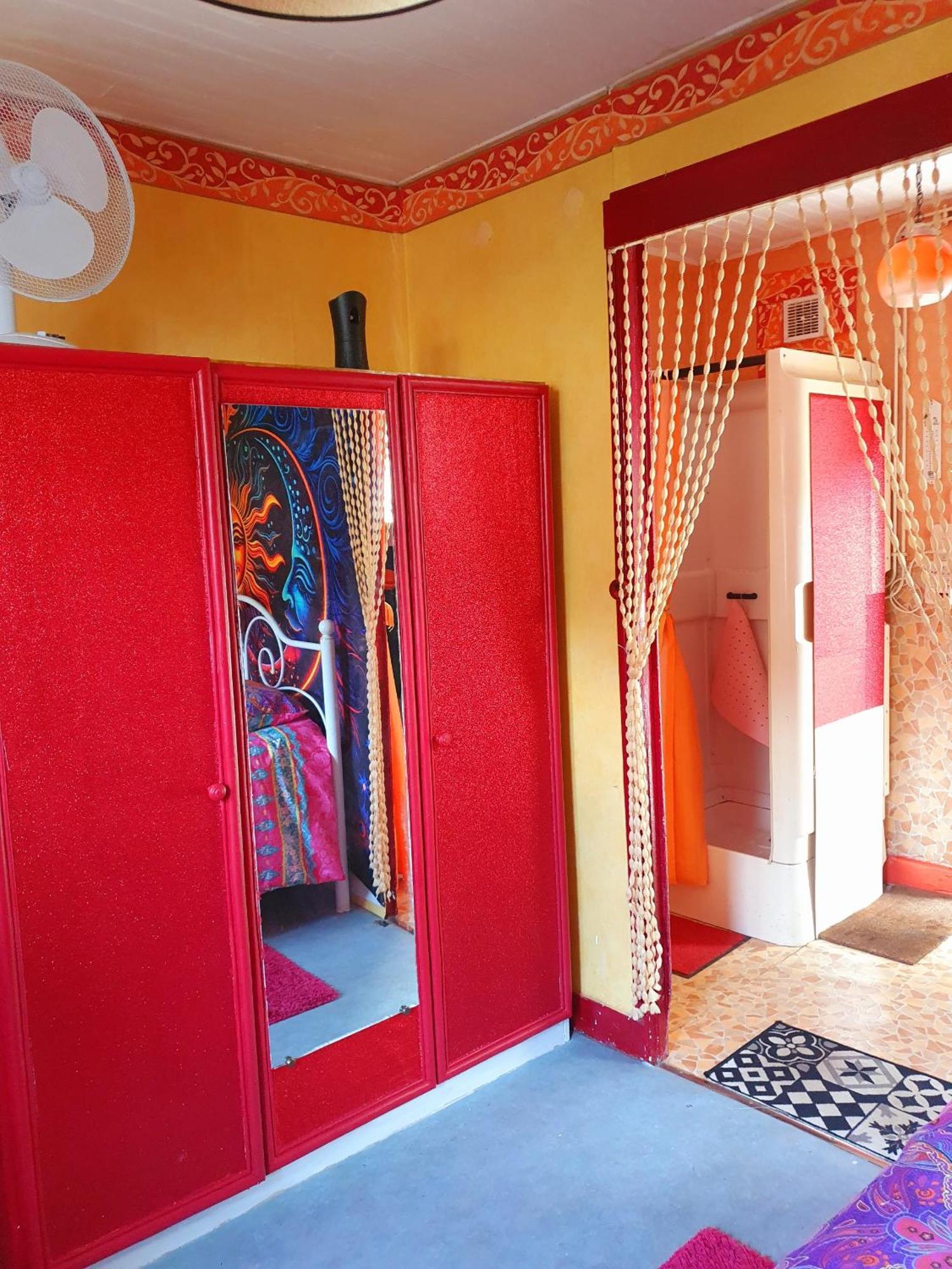Bed And Breakfast Les Roses Multicolores Du 47 Fumel Exteriör bild