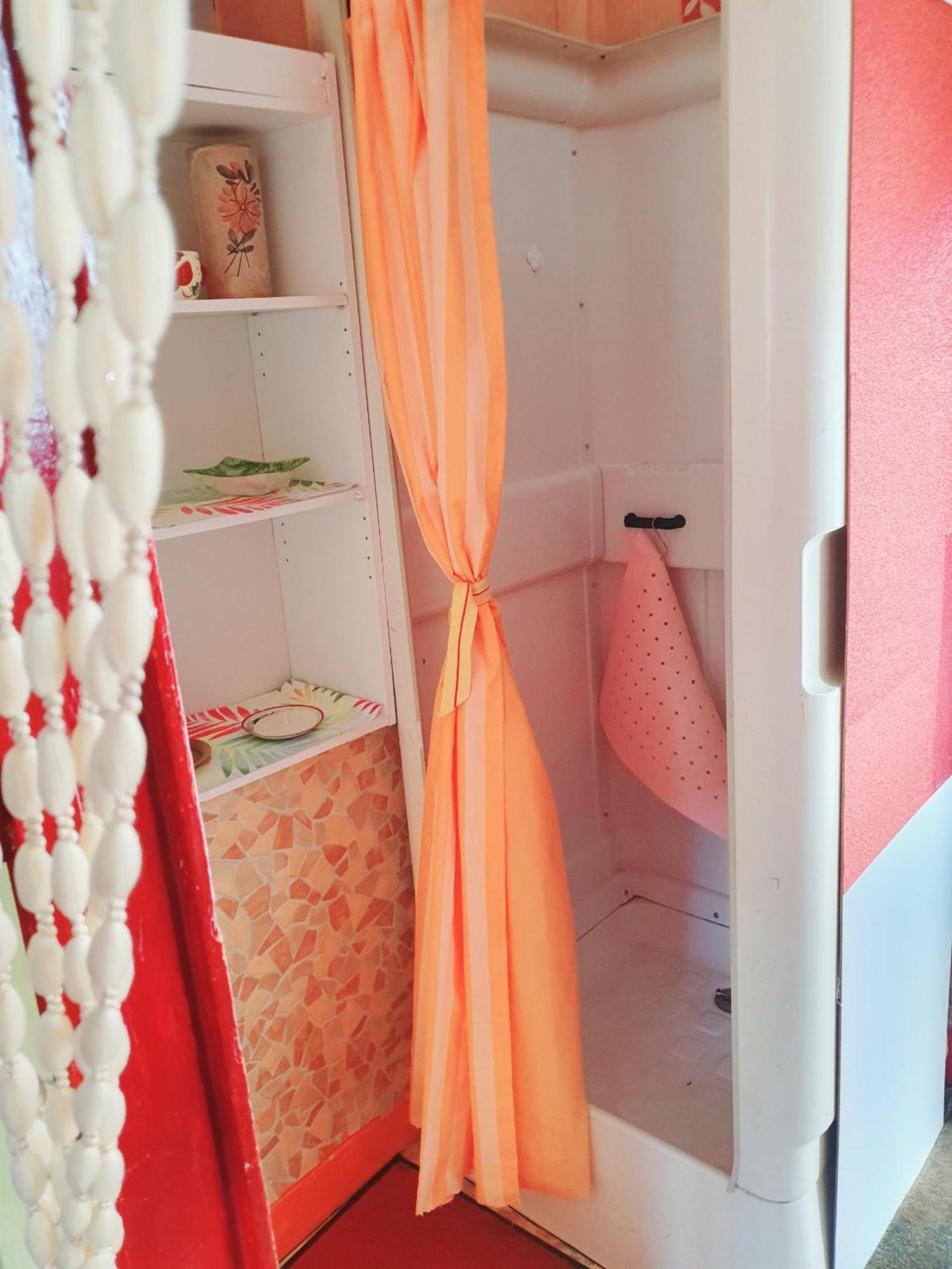 Bed And Breakfast Les Roses Multicolores Du 47 Fumel Exteriör bild