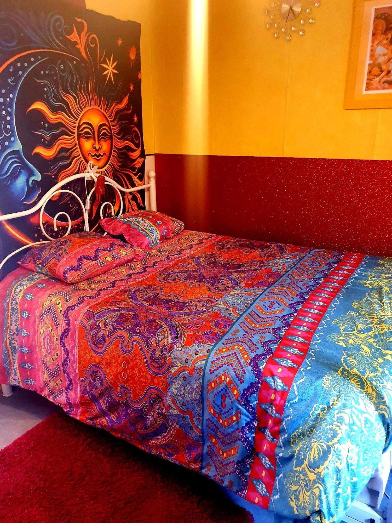 Bed And Breakfast Les Roses Multicolores Du 47 Fumel Exteriör bild