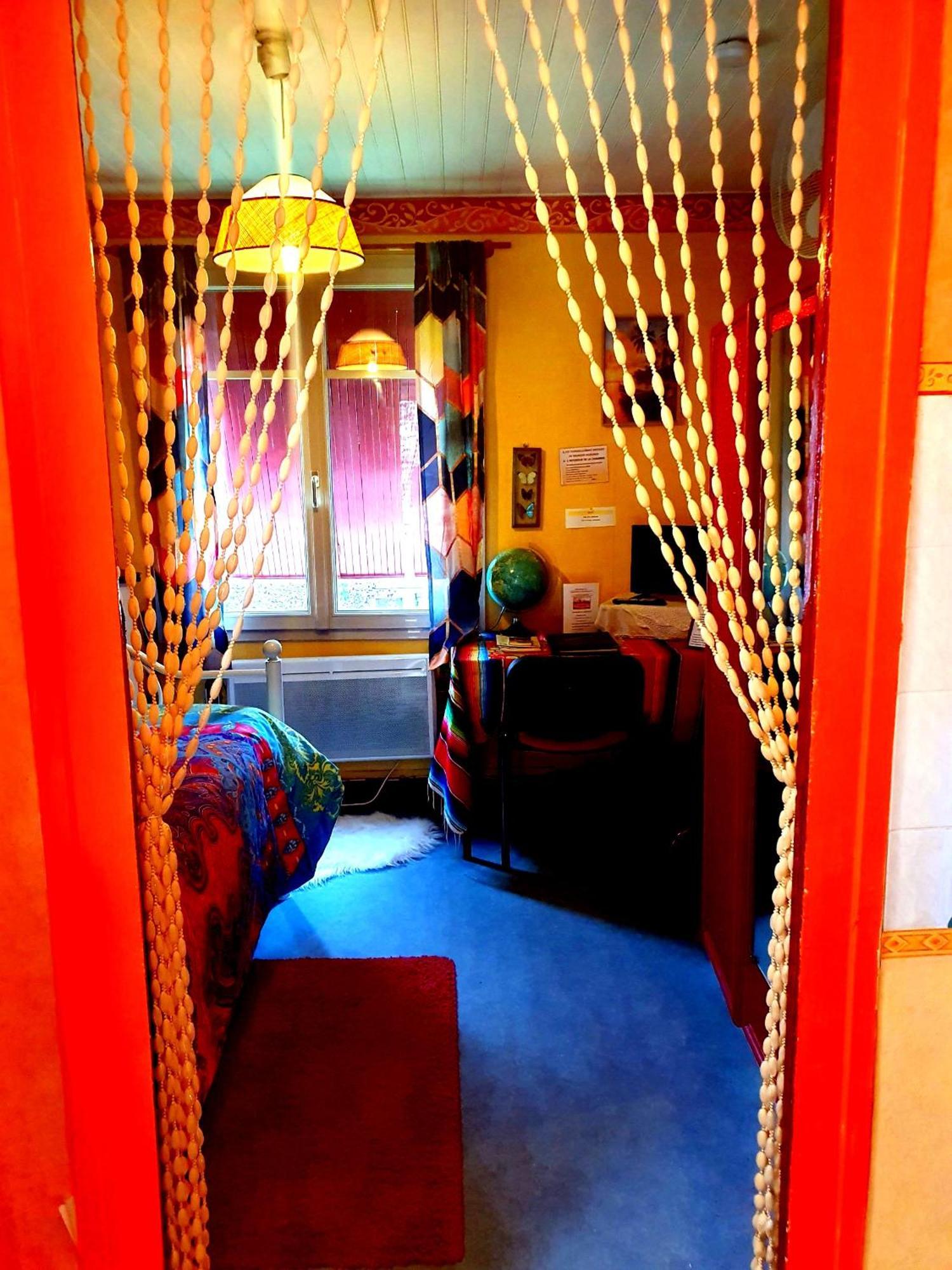 Bed And Breakfast Les Roses Multicolores Du 47 Fumel Exteriör bild